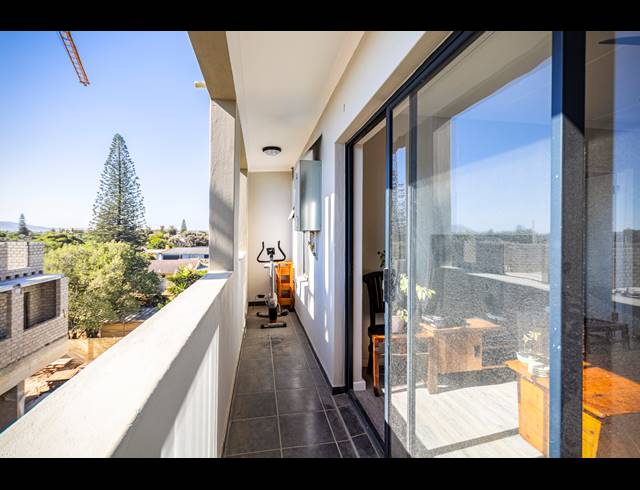 2 BEDROOM APARTMENT FOR SALE IN TABLE VIEW